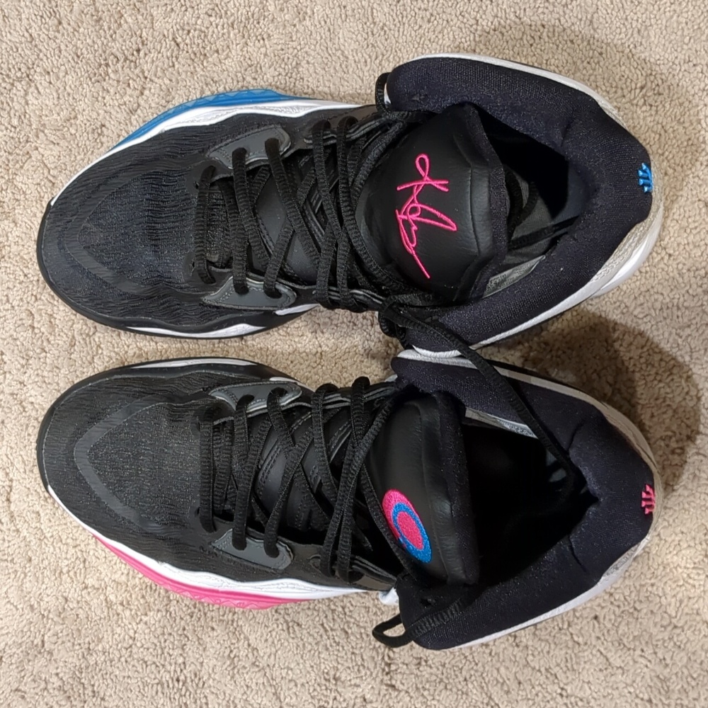 Nike Kyrie Infinity South Beach basketball mid - Picture 2 of 14
